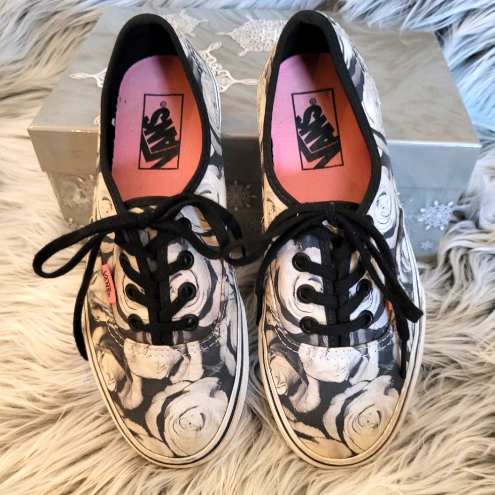 VANS * Black & White with Digi Roses Print Sneakers